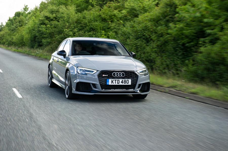  Audi RS3 Sedan (8V) 2017 года  (UK) (фото 22 из 40)